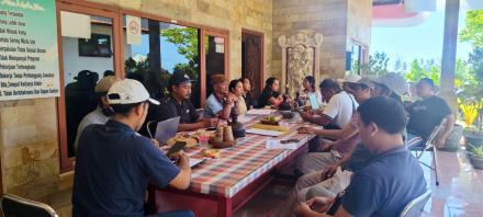 Rapat Rutin Pemerintah Desa Sembiran, Perkuat Koordinasi dan Kebersamaan Menyelesaikan Berbagai Pers